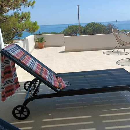 Sea View Pine House Villa Makrýgialos Exteriör bild