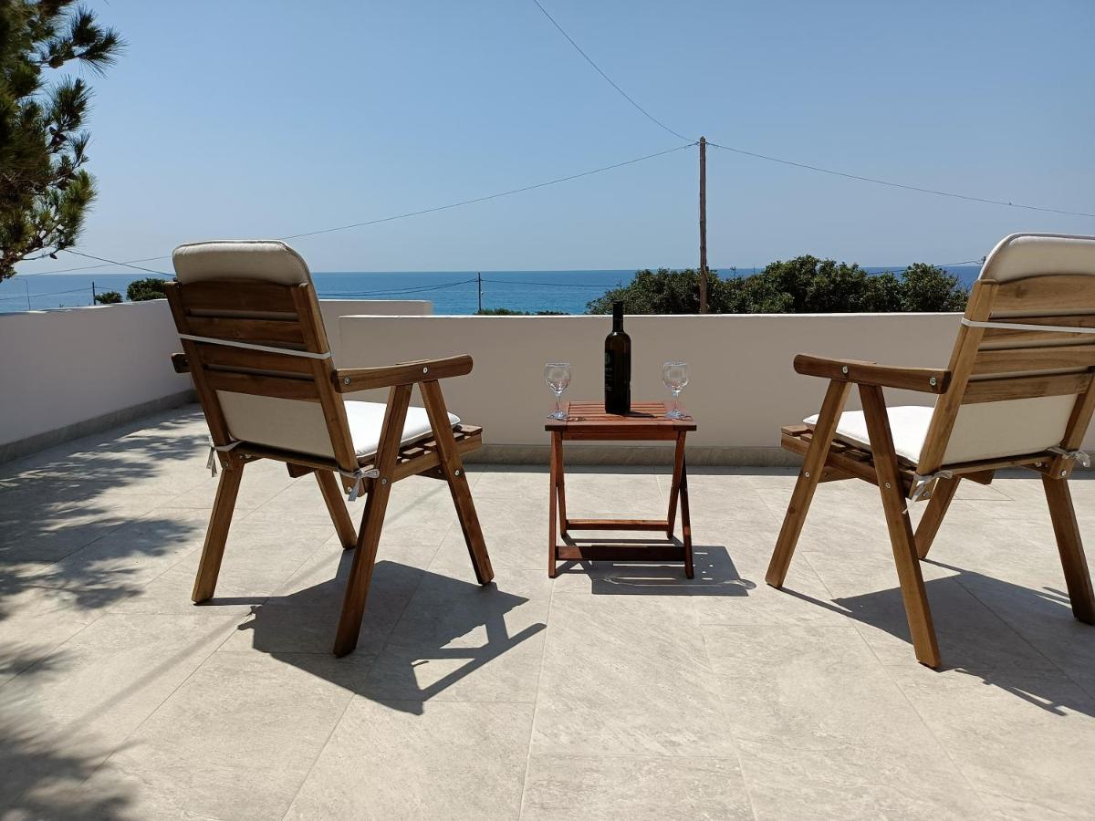 Sea View Pine House Villa Makrýgialos Exteriör bild