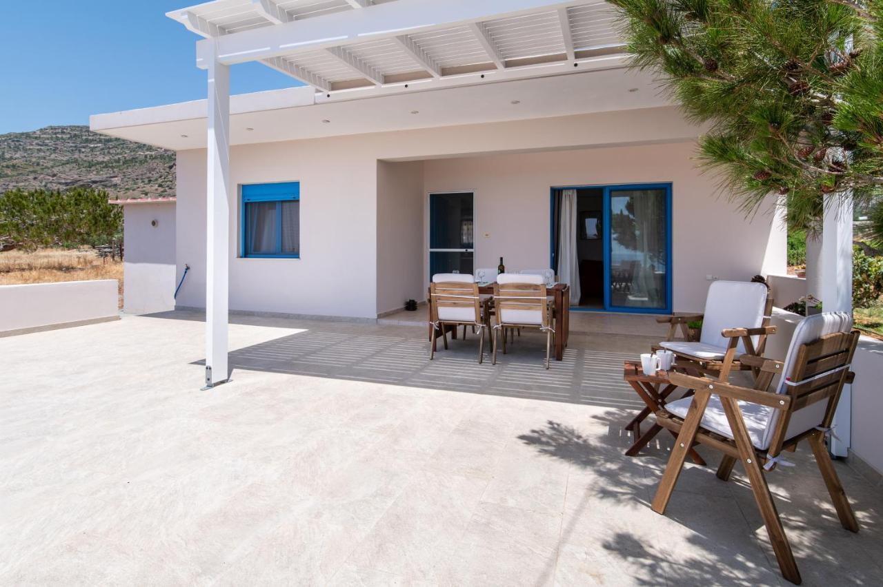 Sea View Pine House Villa Makrýgialos Exteriör bild