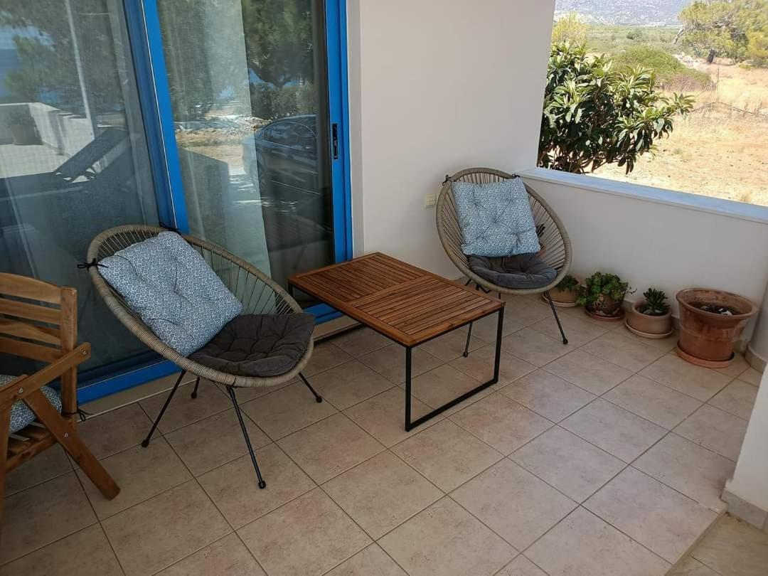 Sea View Pine House Villa Makrýgialos Exteriör bild