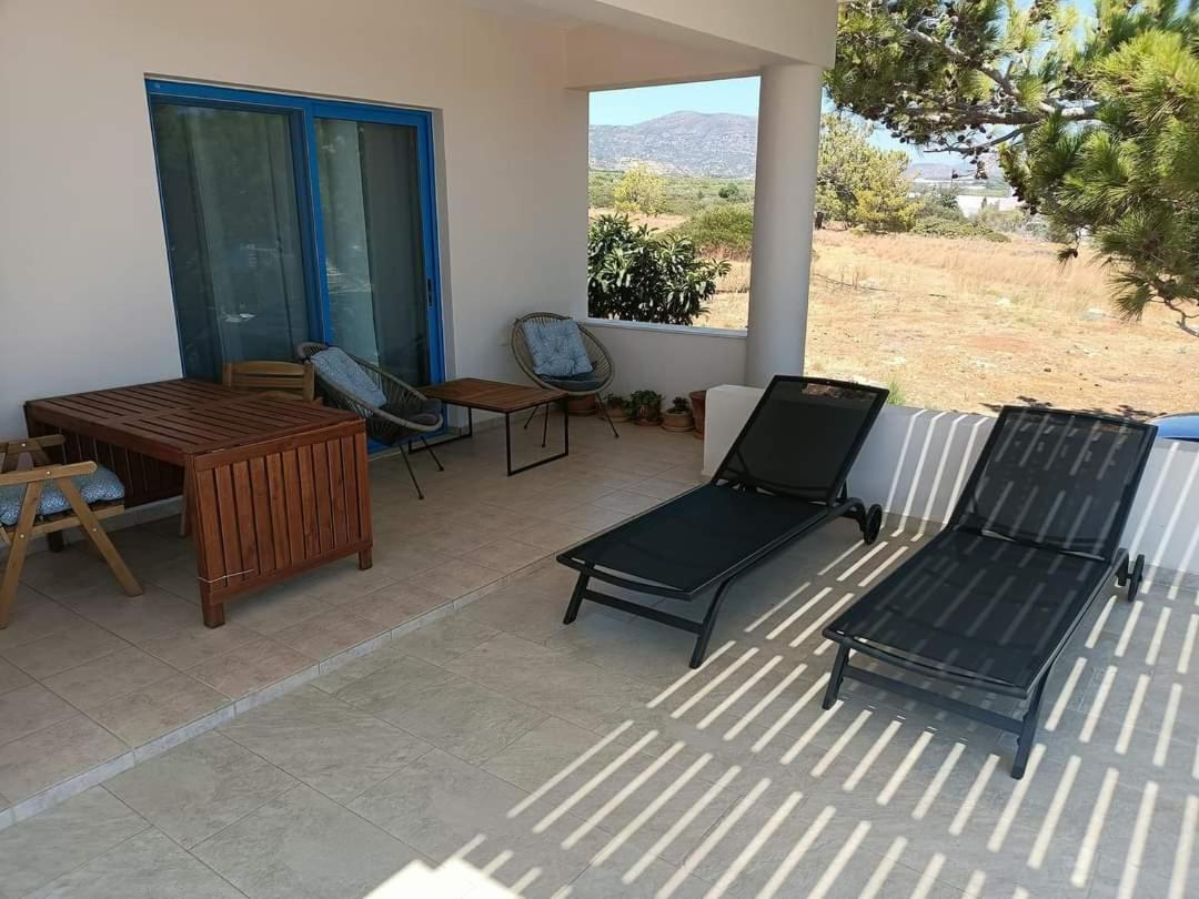 Sea View Pine House Villa Makrýgialos Exteriör bild